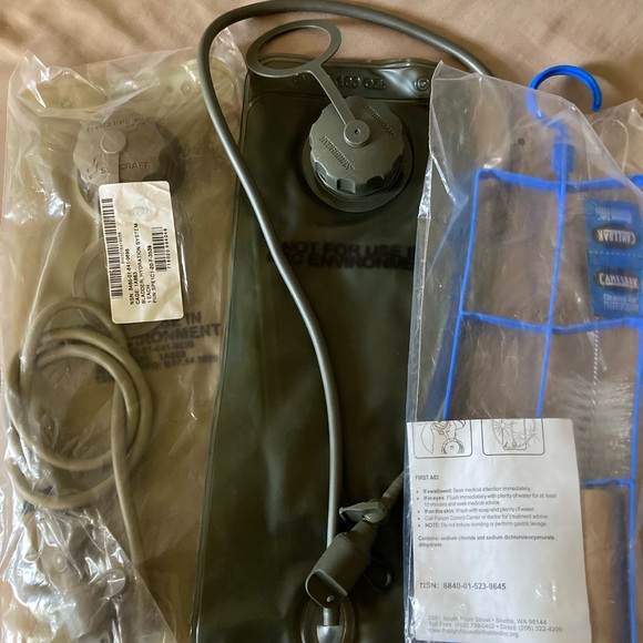 U.S. Army Camelback Bladder hydration system by Skilcraft - Picture 1 of 14